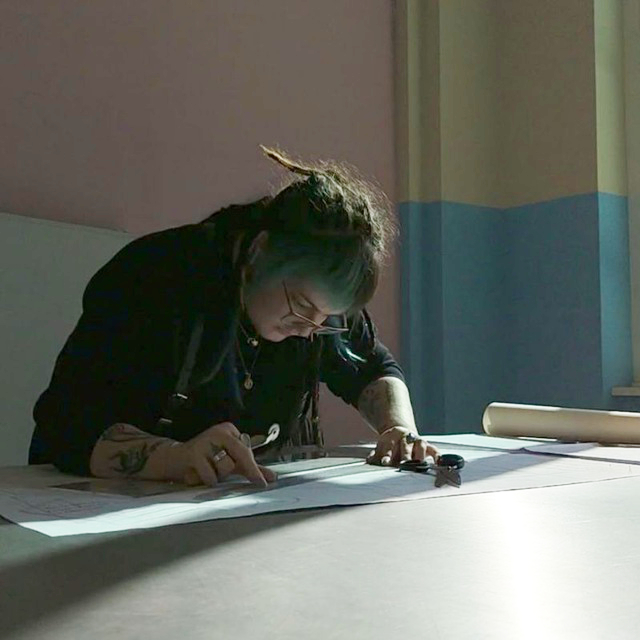 Marie teaching in her workshop